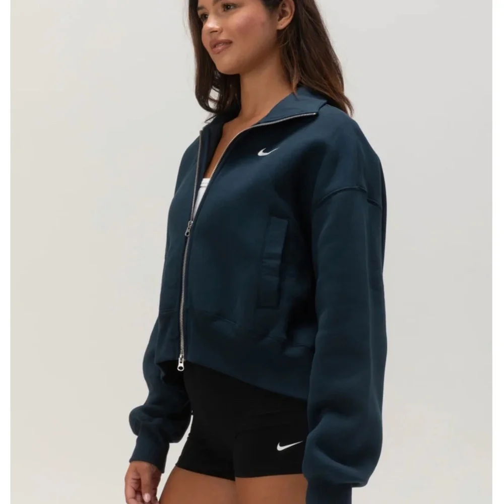 Jacket - Picture 2 of 3